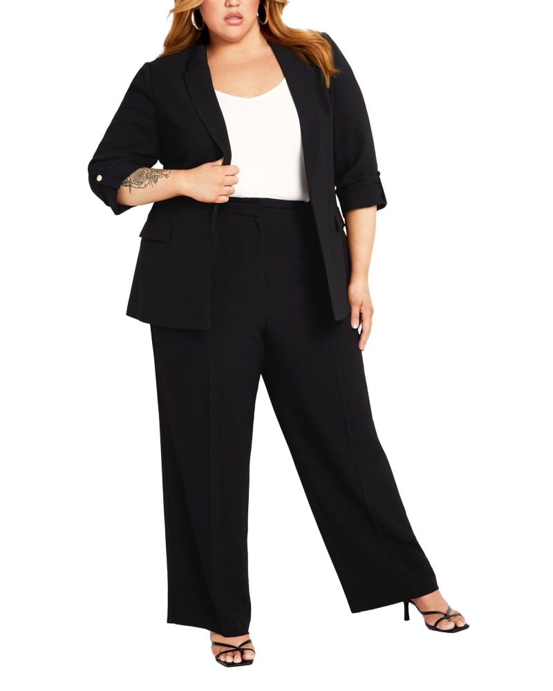 Front of a model wearing a size M JKT NATALIE in Black by City Chic. | dia_product_style_image_id:317940